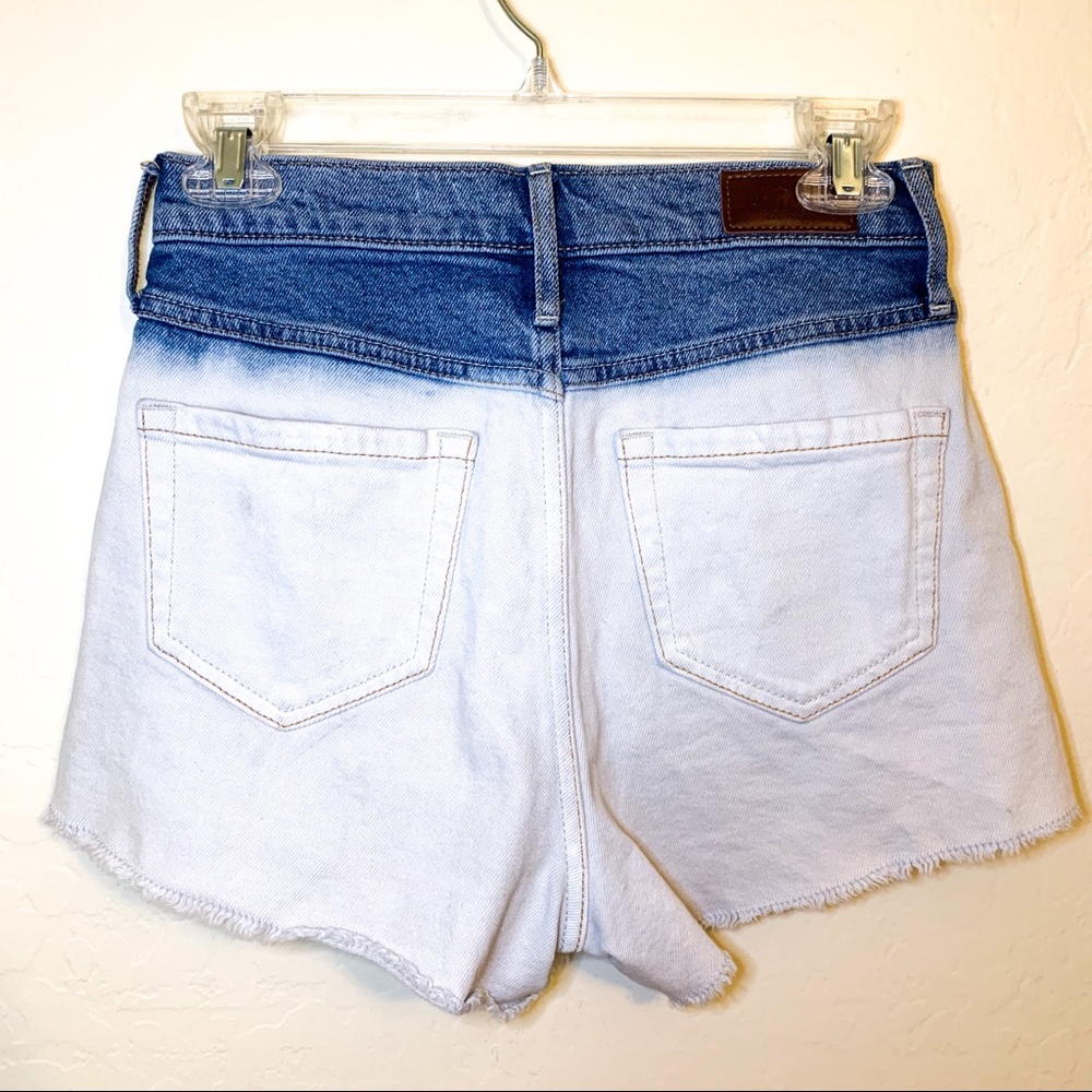 Hollister Ultra High Rise Acid Wash Shorts Size 1 - Picture 2 of 4